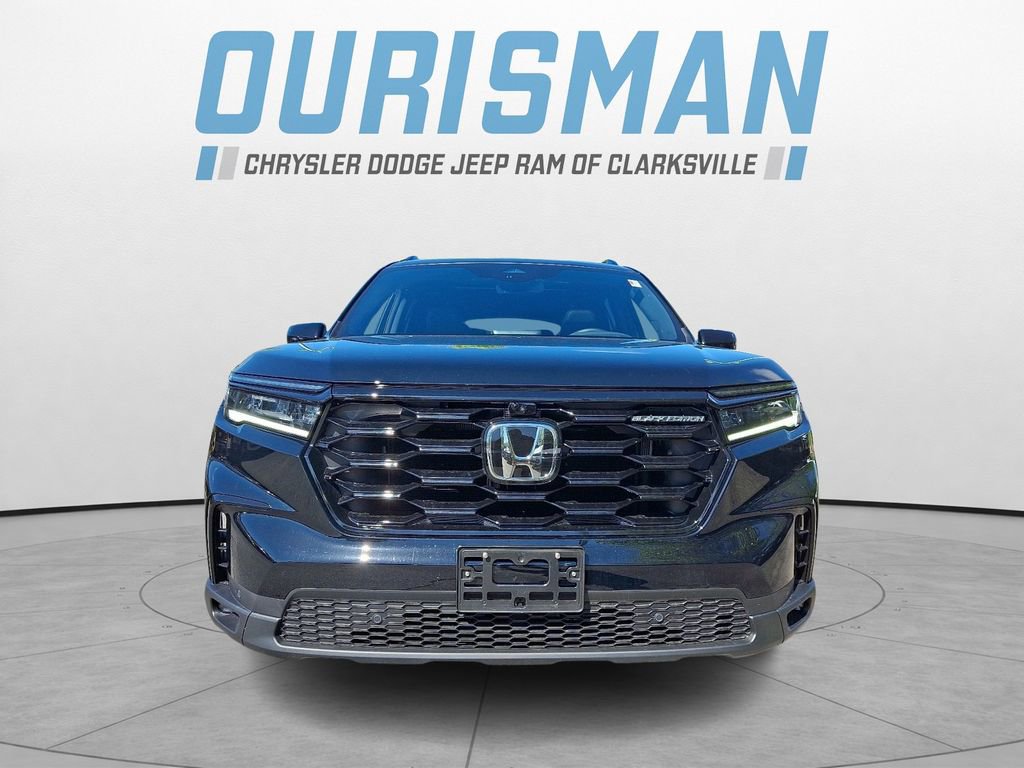 Used 2025 Honda Pilot Black Edition image 2