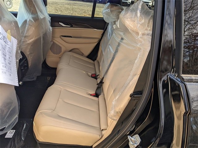 New 2025 Jeep Grand Cherokee Limited image 11