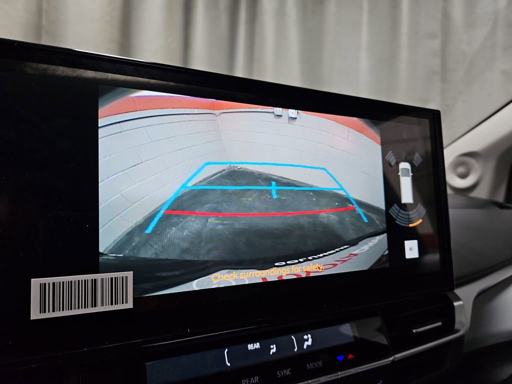 New 2026 Toyota Sienna XLE image 18