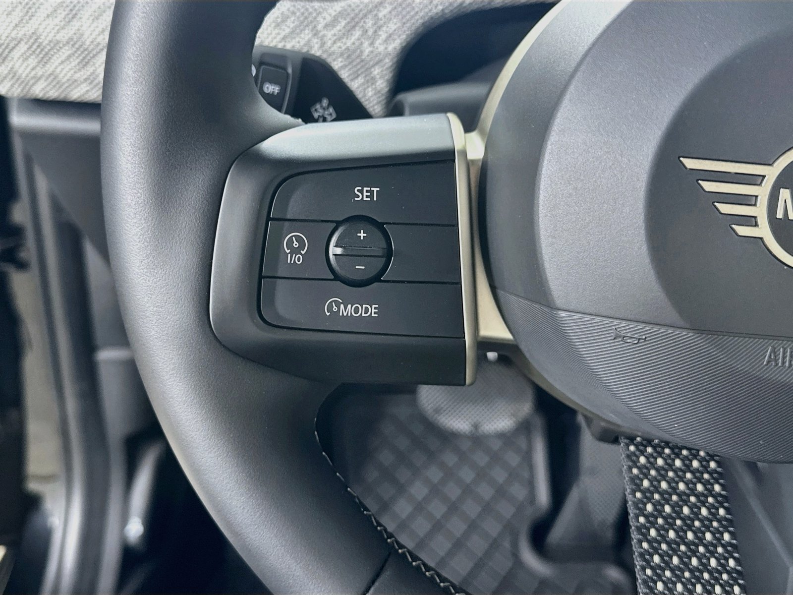 Certified 2026 MINI Cooper 2-Door Hardtop FWD image 17
