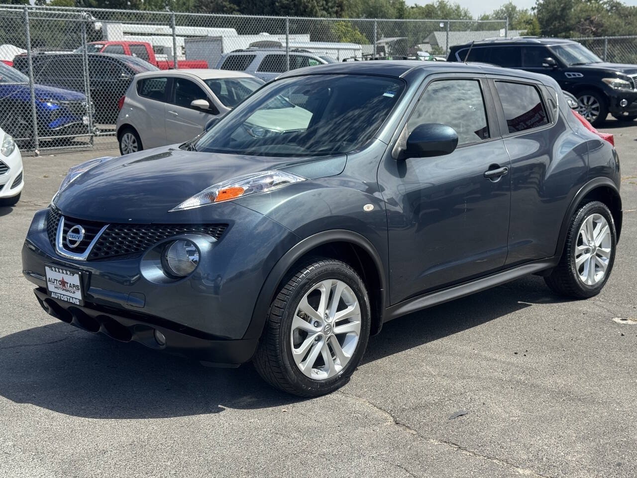 Used 2014 Nissan Juke SL FWD image 1