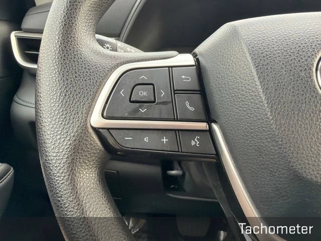 Used 2023 Toyota Highlander L FWD image 34