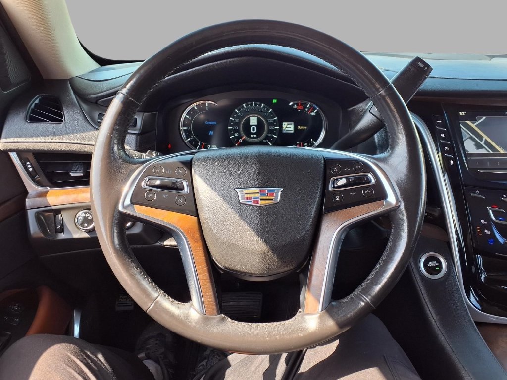 Used 2019 Cadillac Escalade Luxury AWD/4WD image 16