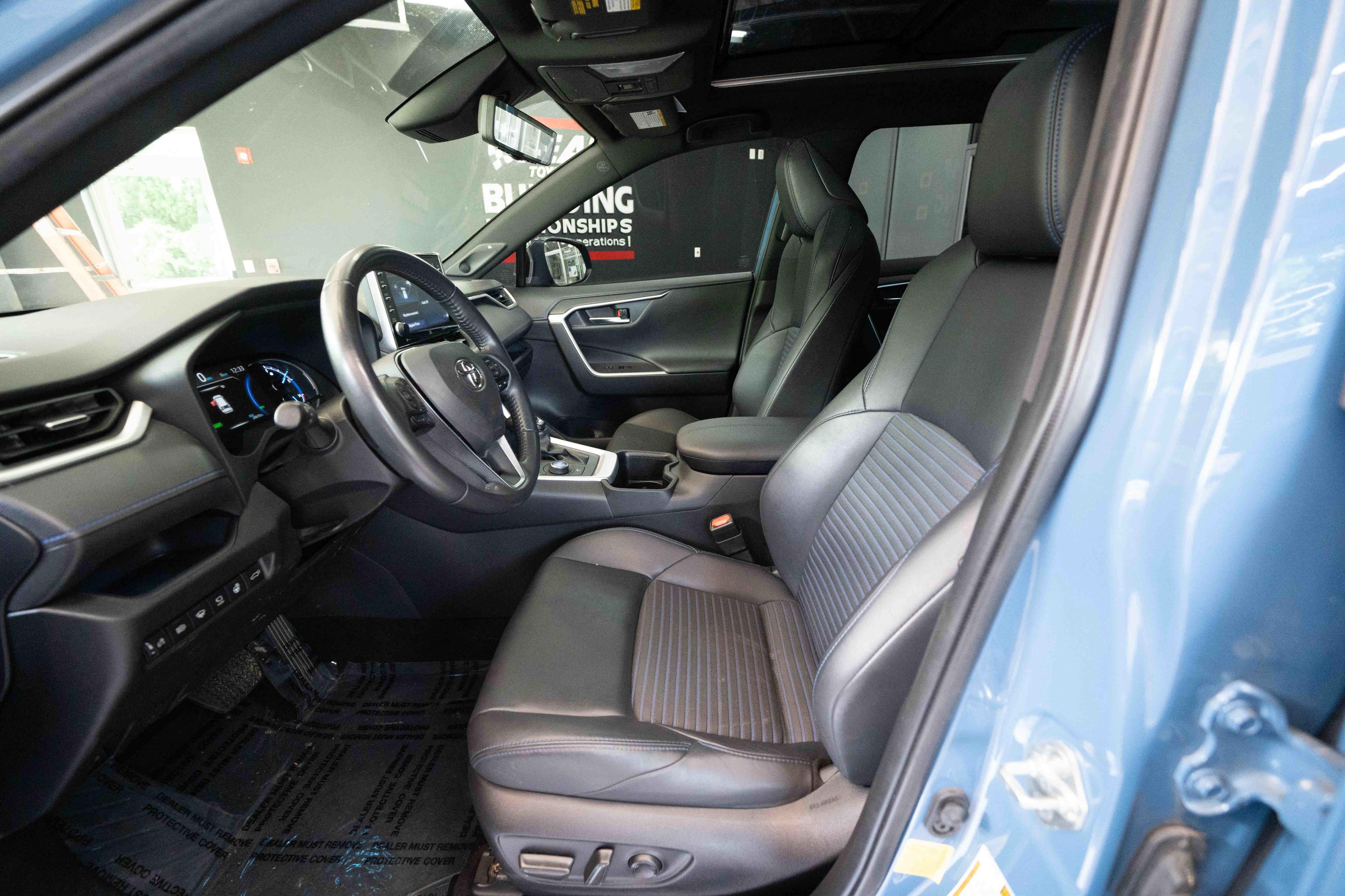 Used 2022 Toyota RAV4 XSE AWD/4WD image 9