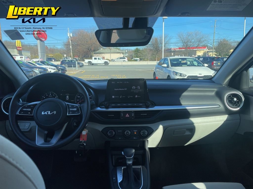 Used 2022 Kia Forte LXS w/ LXS Technology Package image 13