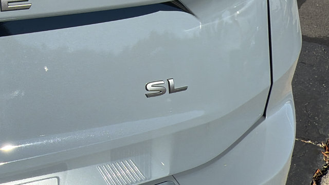 Used 2025 Nissan Rogue SL FWD image 11