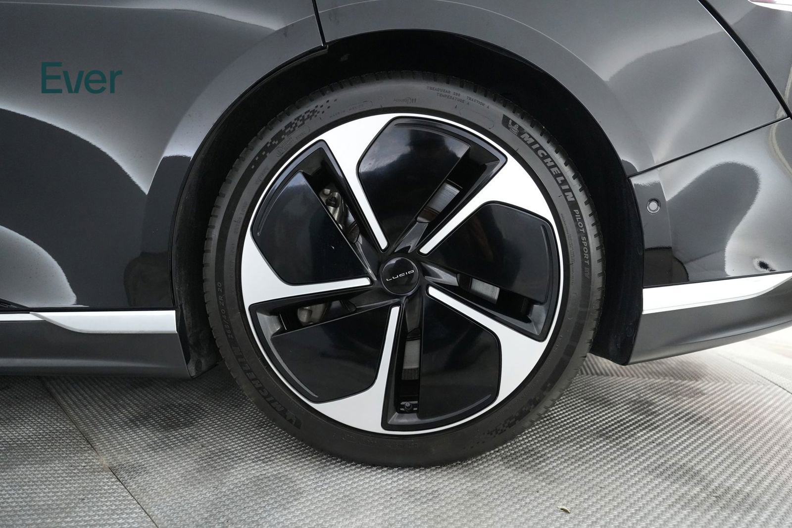 Used 2023 Lucid Air Touring image 9