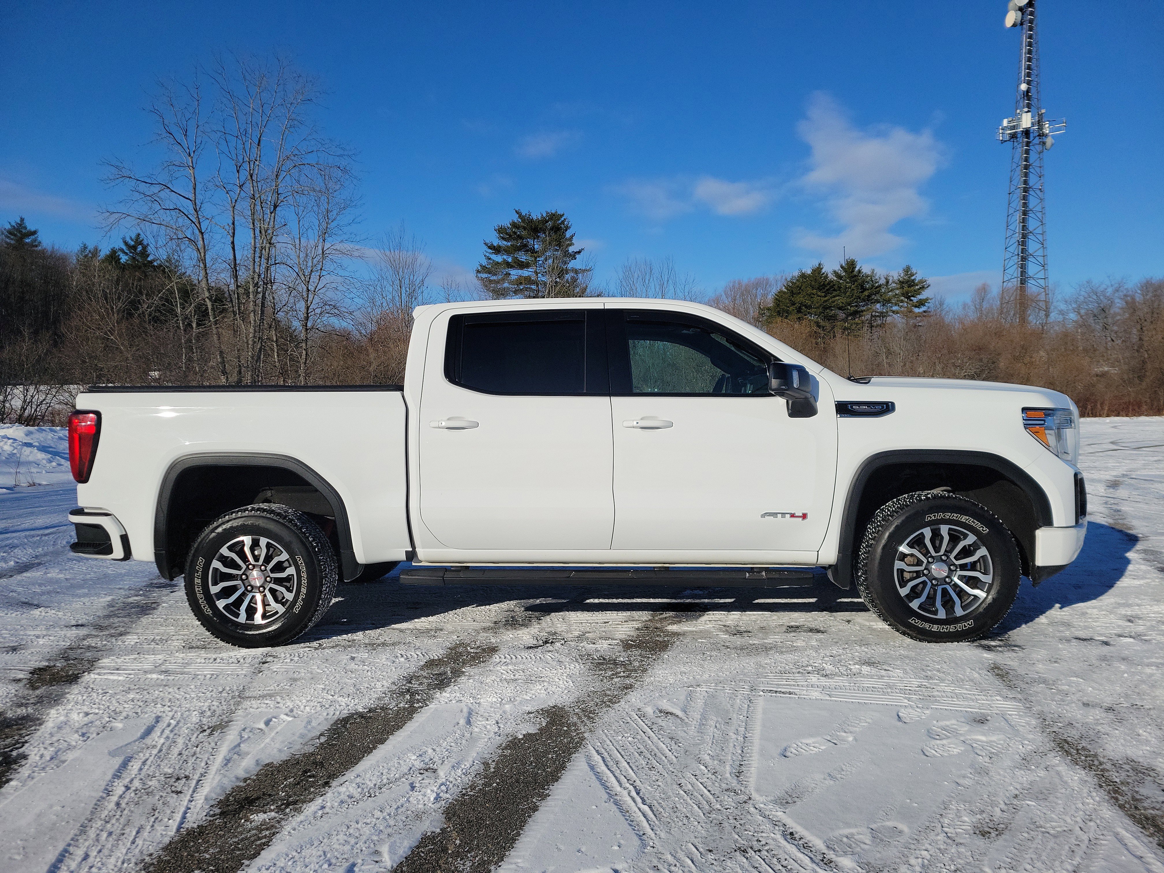 Used 2020 GMC Sierra 1500 AT4 w/ AT4 Premium Package image 4