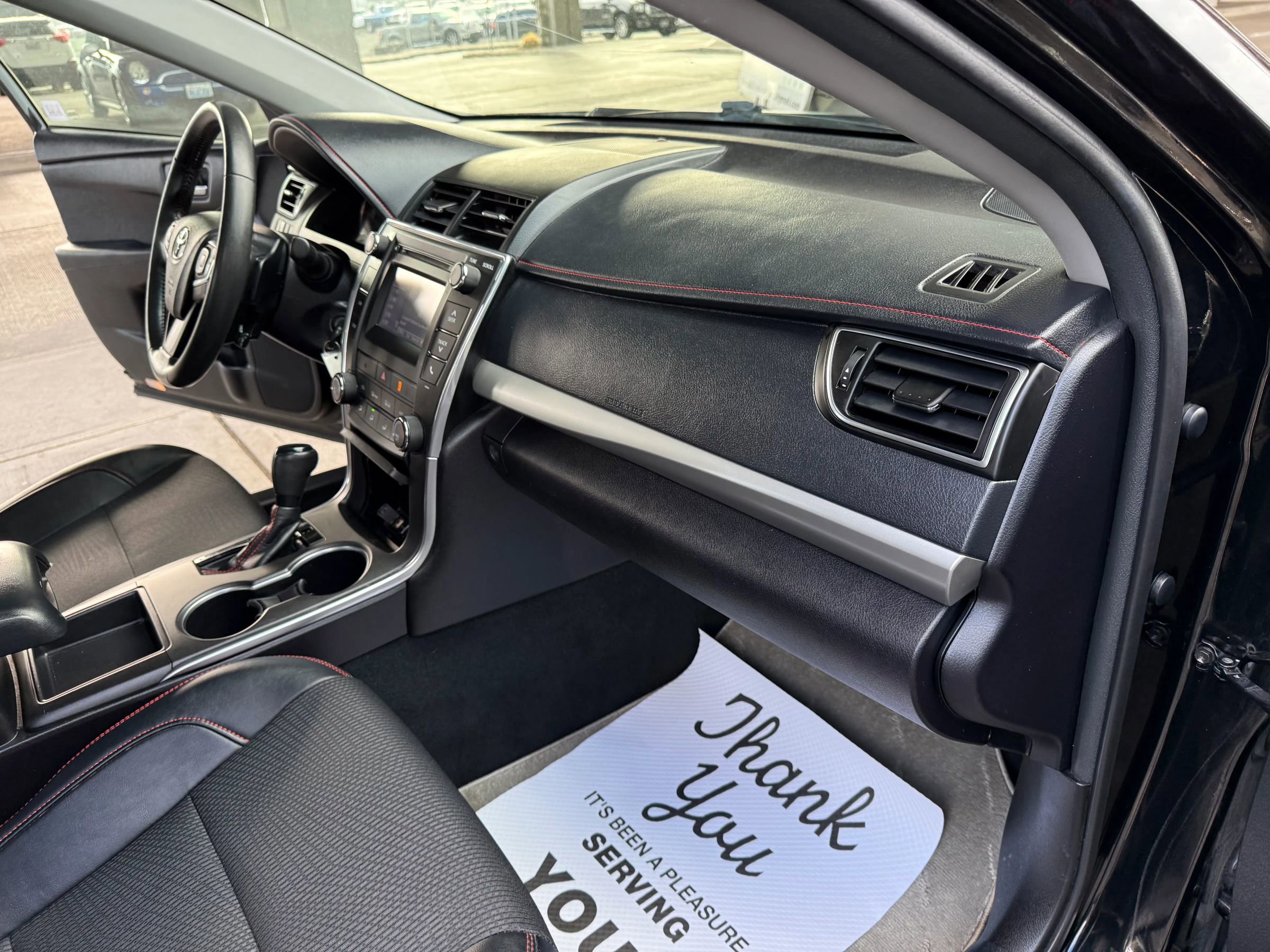 Used 2017 Toyota Camry SE image 22