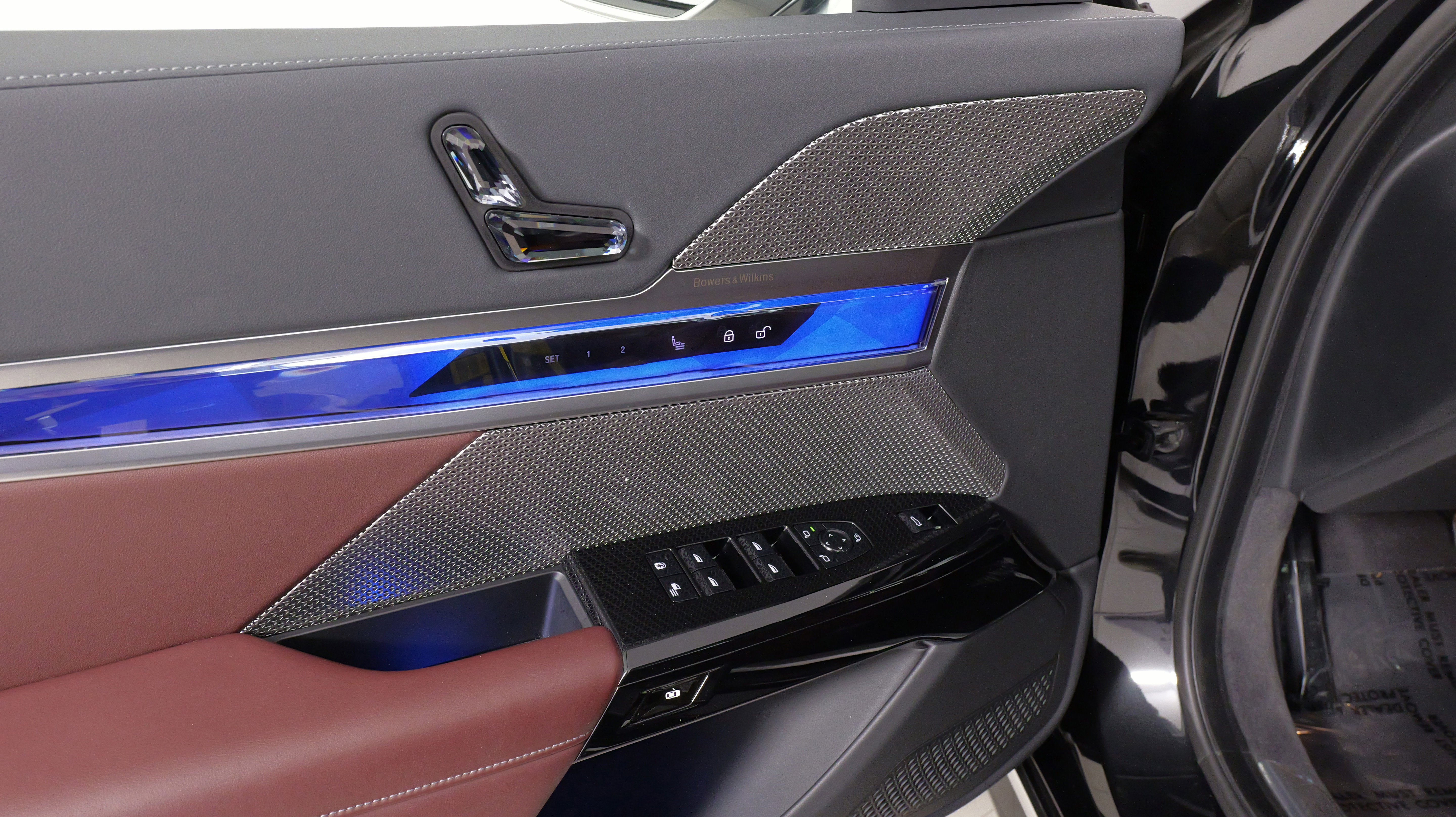 Used 2024 BMW i7 xDrive60 w/ Executive Package image 24