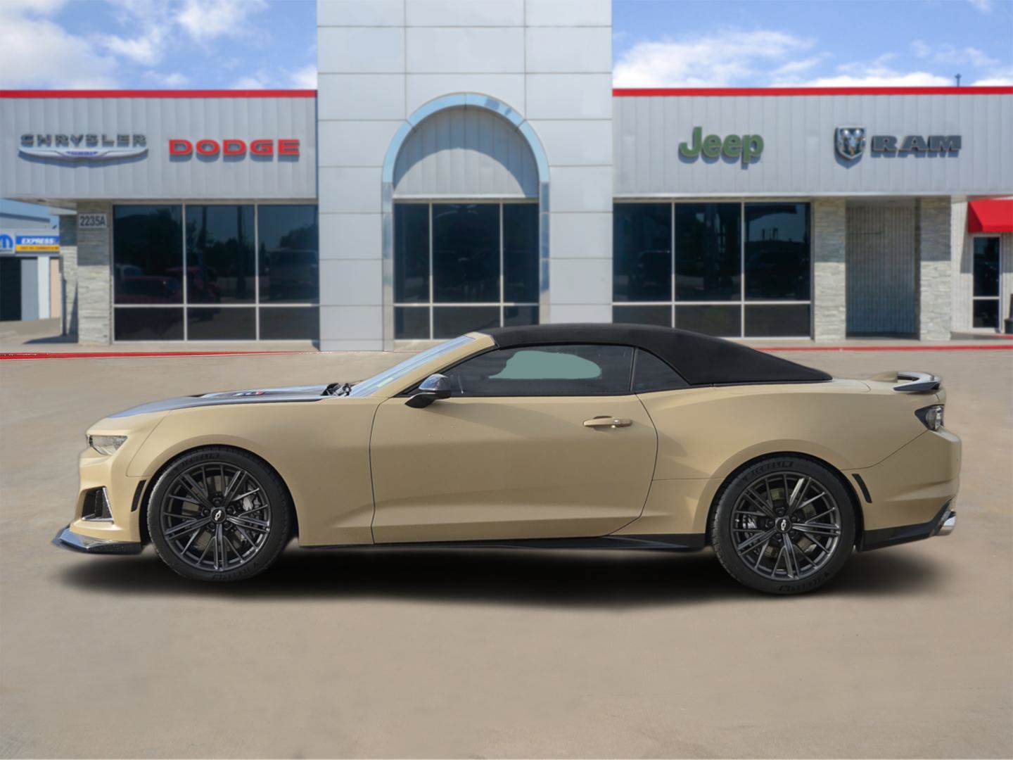 Used 2020 Chevrolet Camaro ZL1 RWD image 3