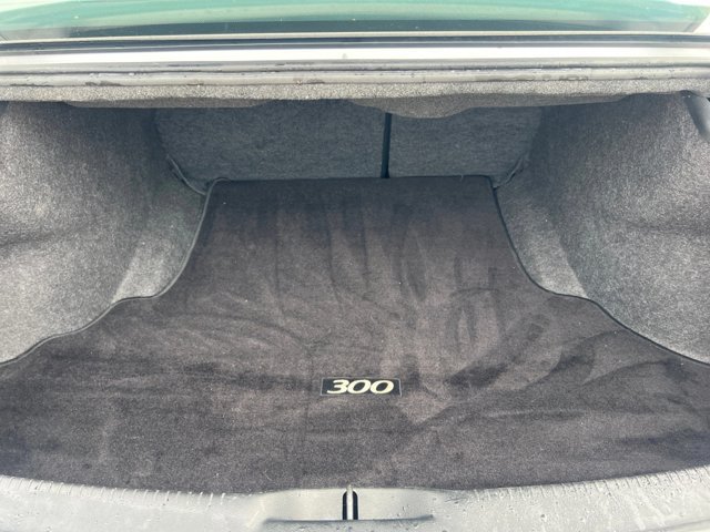 Used 2016 Chrysler 300 C RWD image 6