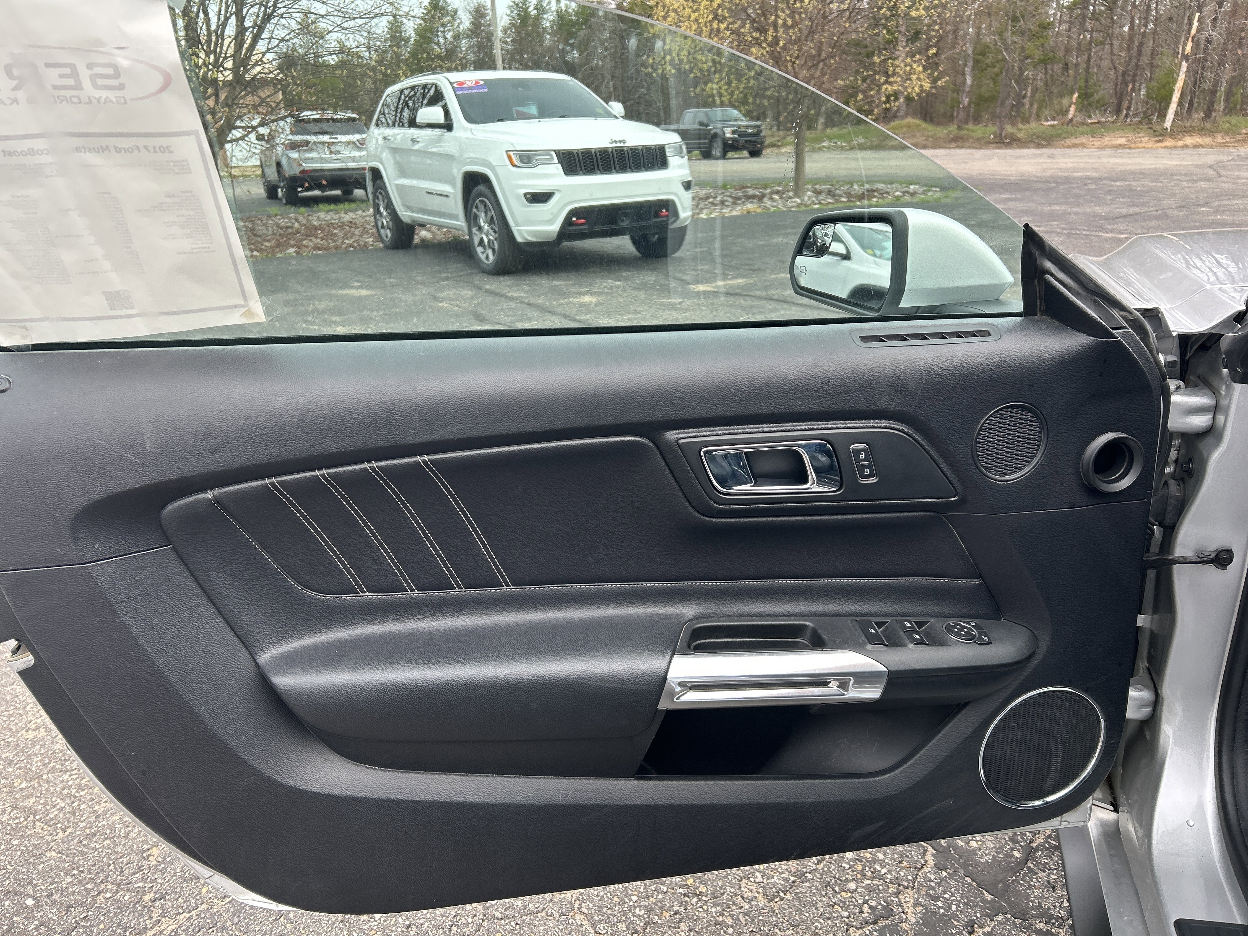 Used 2017 Ford Mustang Premium RWD image 21
