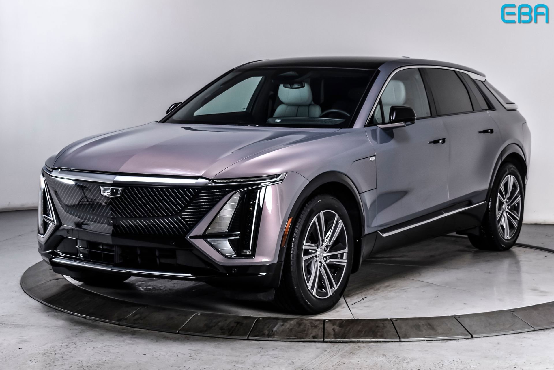 Used 2024 Cadillac Lyriq Luxury image 2