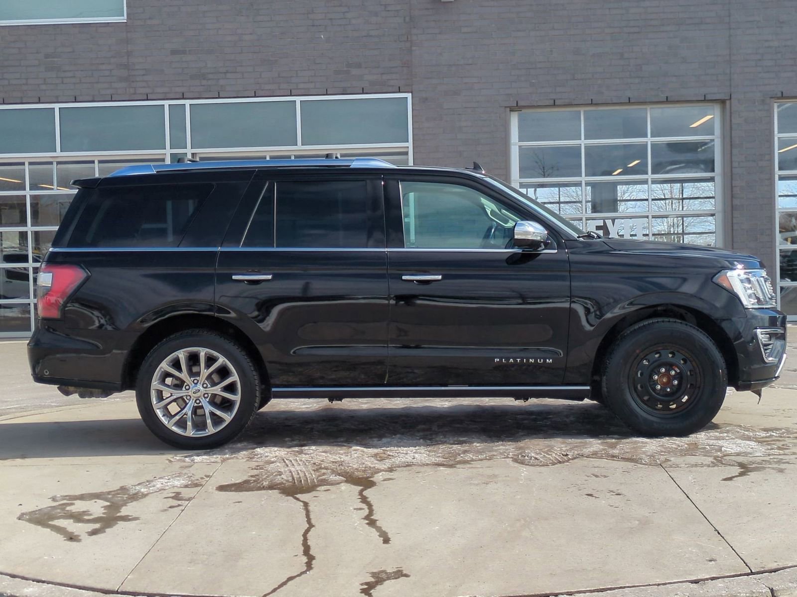 Used 2019 Ford Expedition Platinum image 9
