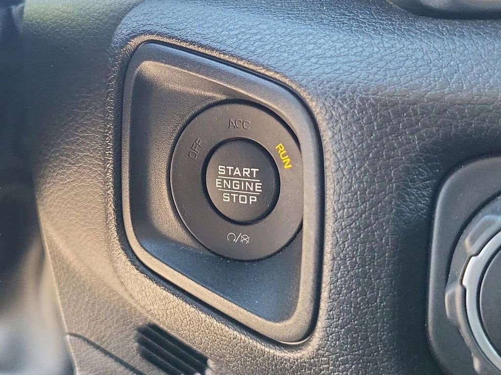 Used 2025 Jeep Wrangler Sport image 26