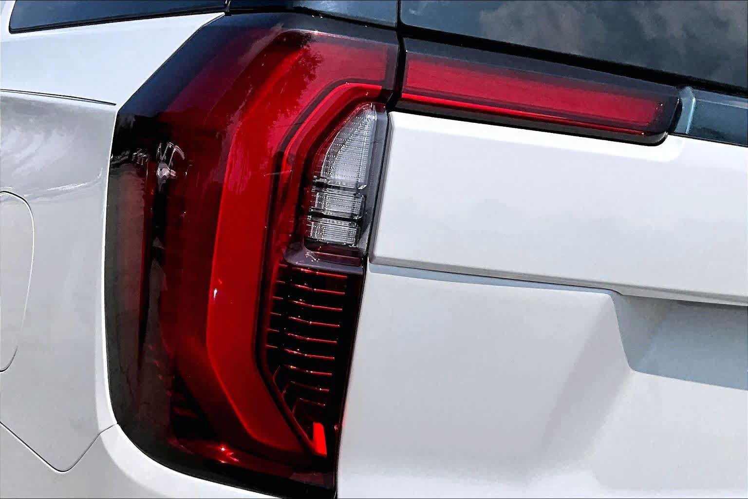 Used 2025 GMC Yukon XL Denali Ultimate AWD/4WD image 29
