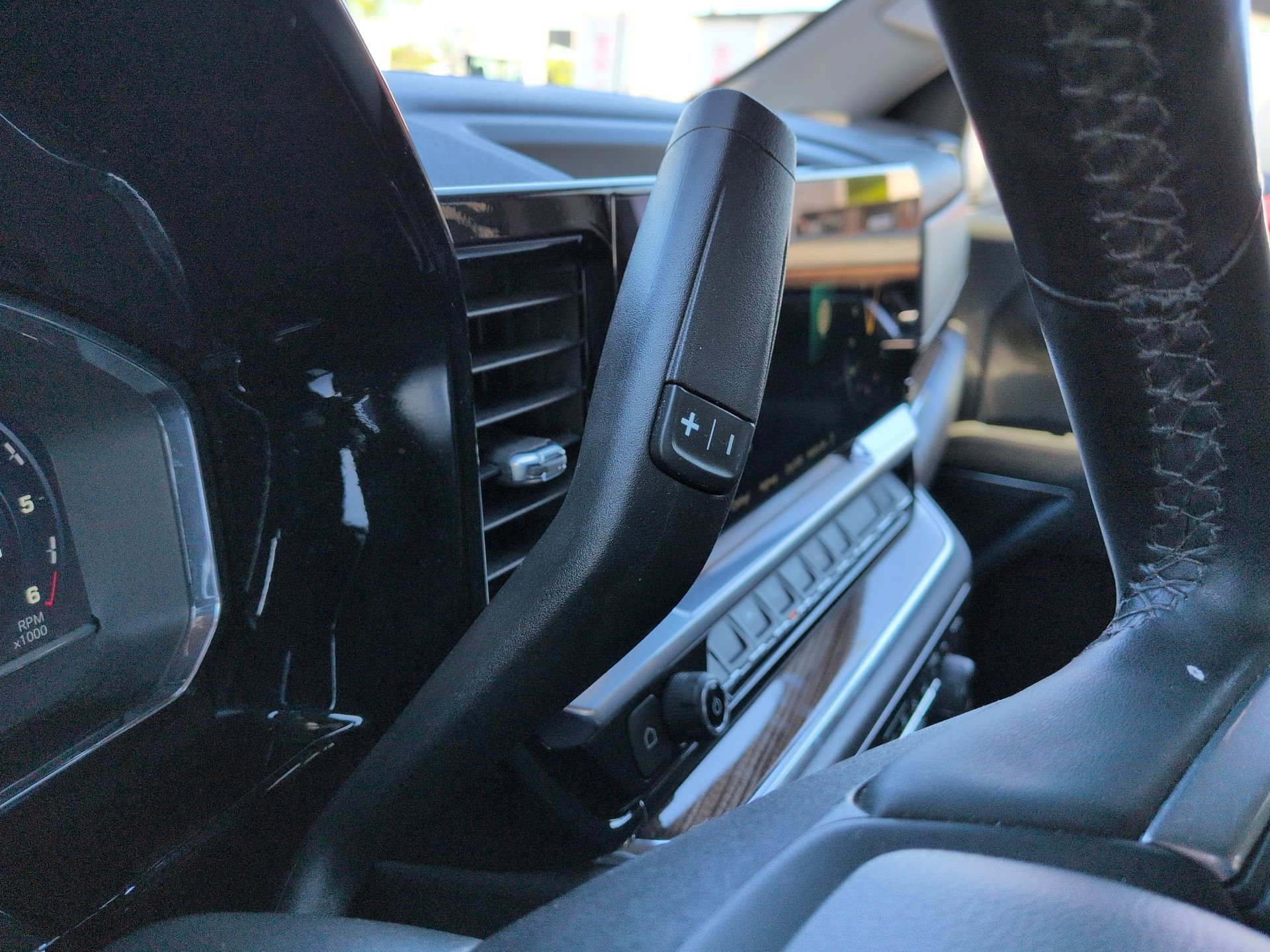 Certified 2023 Chevrolet Silverado 1500 RST w/ Z71 Off-Road Package AWD/4WD image 15