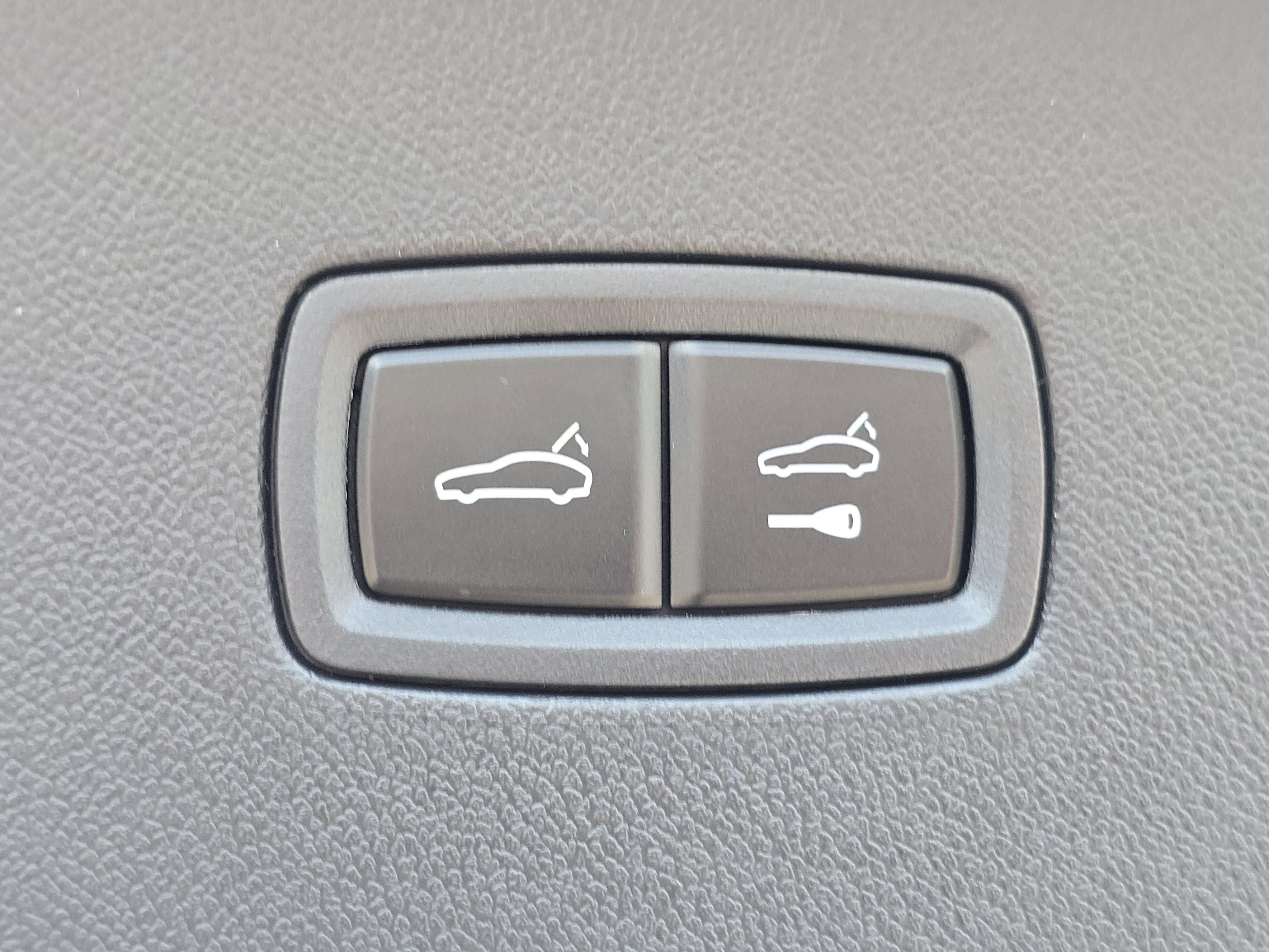 New 2025 Porsche Cayenne Coupe image 21