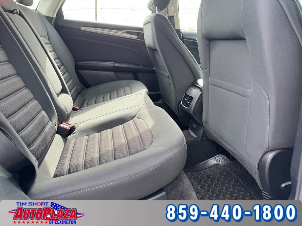 Used 2018 Ford Fusion SE w/ Fusion SE Technology Package image 40