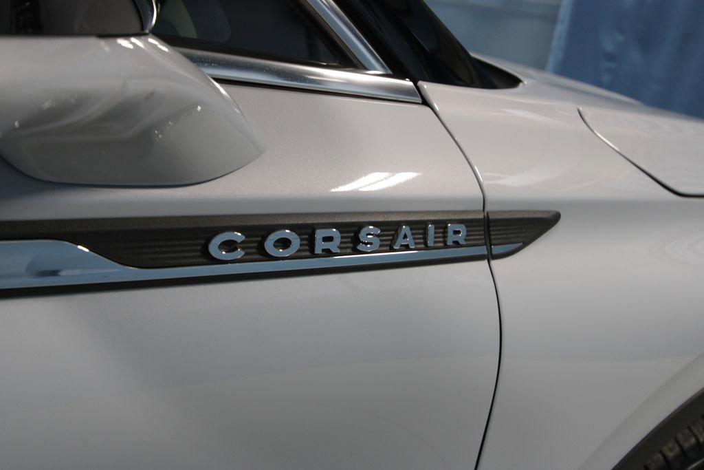 Used 2025 Lincoln Corsair AWD w/ Equipment Group 101A image 34