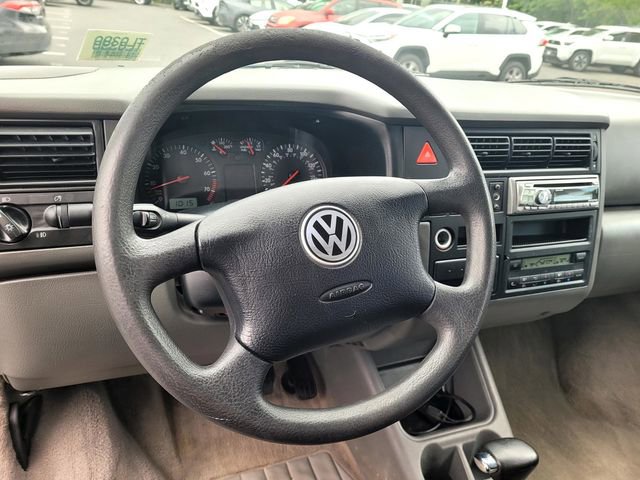 Used 2003 Volkswagen Eurovan MV FWD image 11