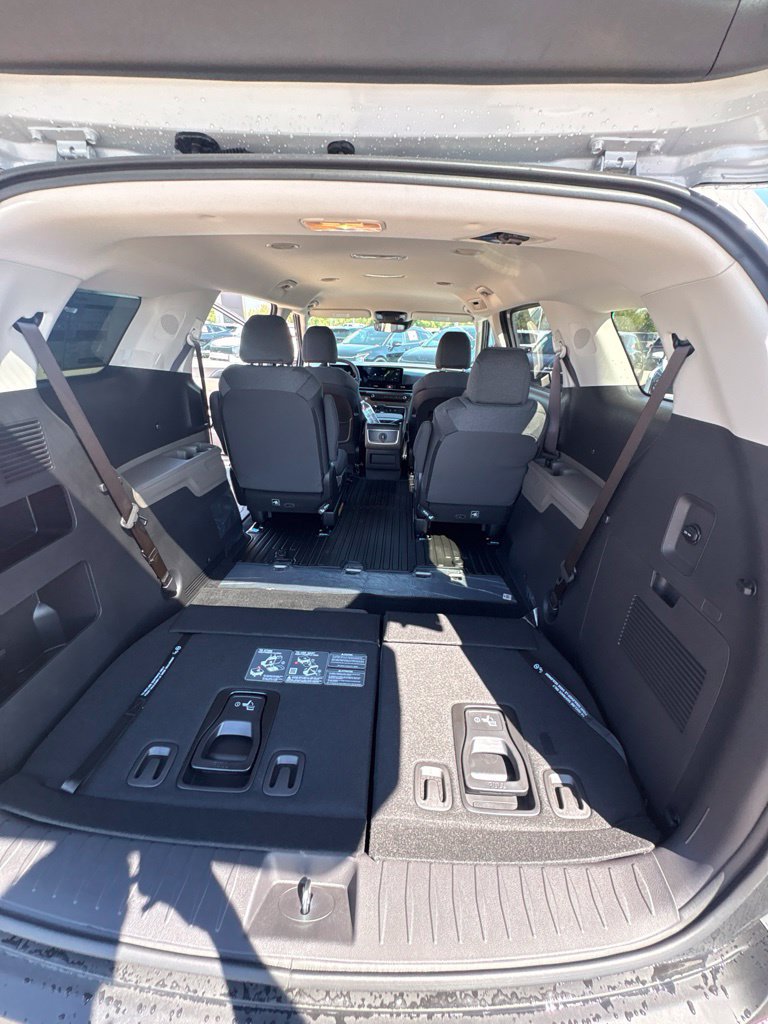 New 2027 Kia Carnival LX FWD image 25