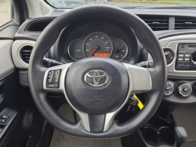 Used 2013 Toyota Yaris L image 19