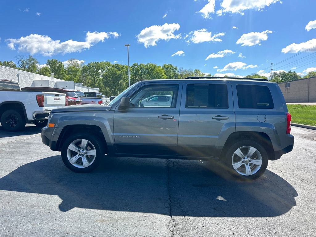 Used 2012 Jeep Patriot Latitude w/ Sun/Sound Group AWD/4WD image 8
