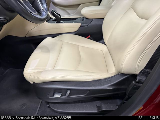 Used 2018 Cadillac XT5 FWD image 13