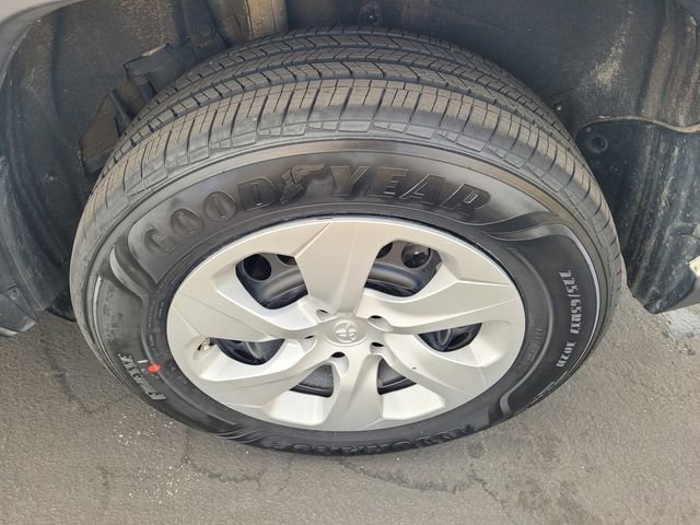 Used 2024 Toyota RAV4 LE image 21