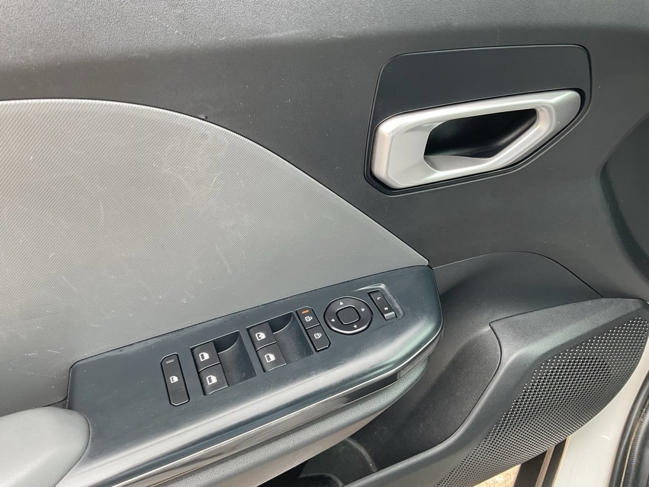 Used 2025 Kia K4 FWD image 11