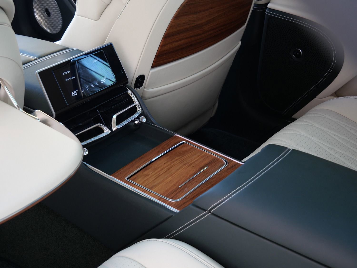 Used 2024 Bentley Flying Spur Azure image 25