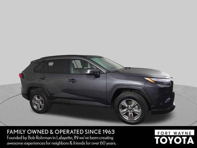 Used 2025 Toyota RAV4 XLE FWD image 5