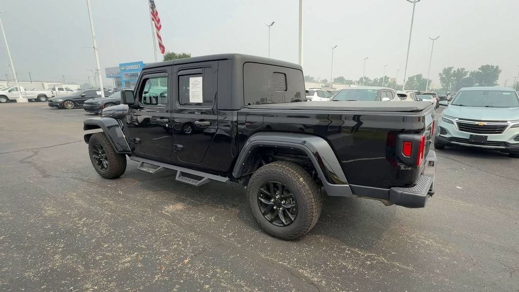 Used 2022 Jeep Gladiator Sport AWD/4WD image 6
