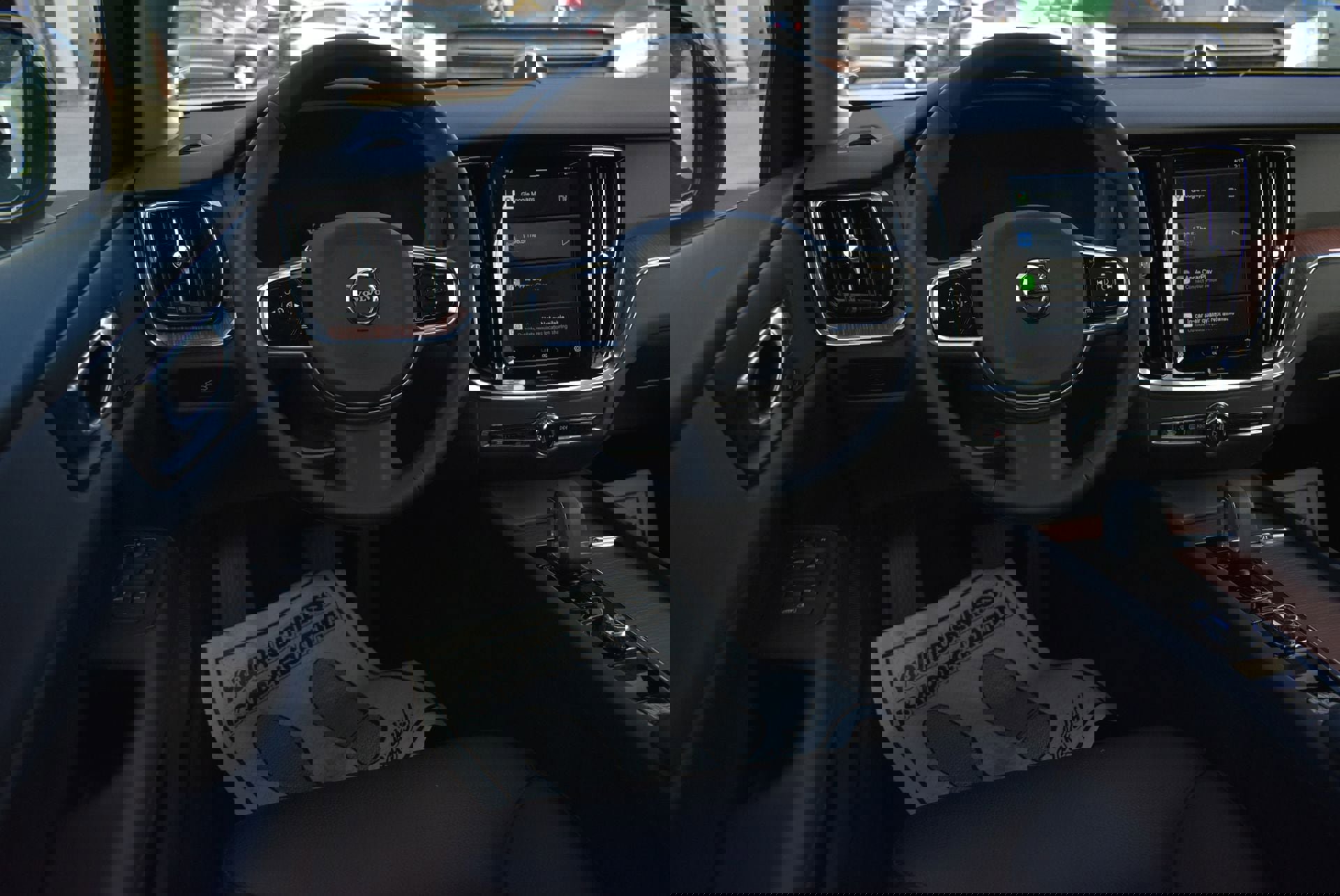 Used 2024 Volvo S60 B5 Plus image 19