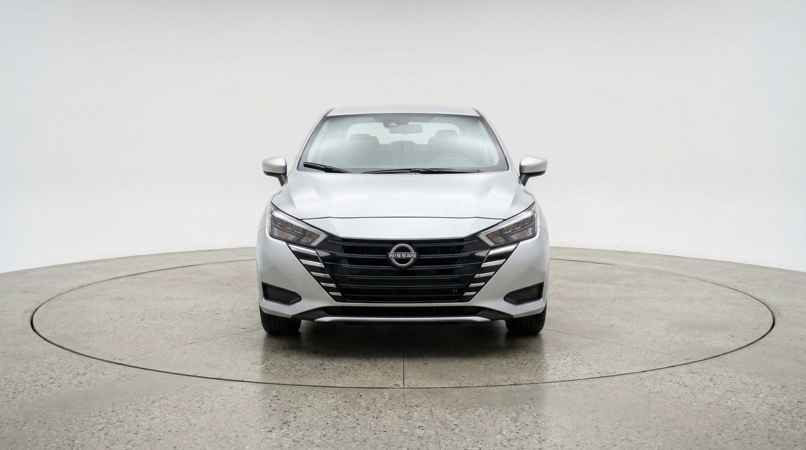 Used 2025 Nissan Versa SV image 2