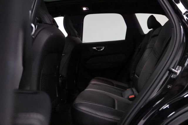 Used 2021 Volvo XC60 T5 R-Design w/ Advanced Package image 23