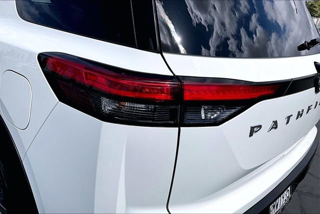 Certified 2024 Nissan Pathfinder SV FWD image 22