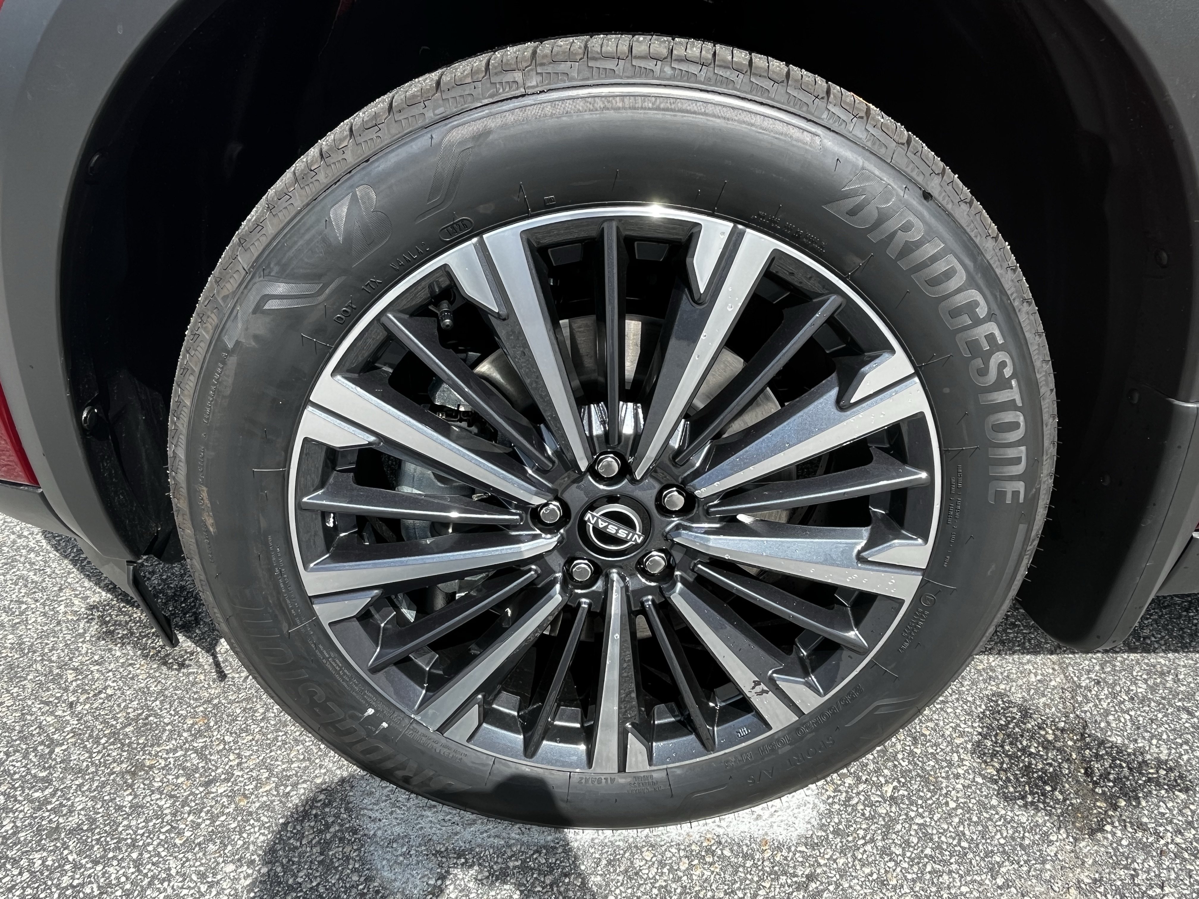 New 2026 Nissan Pathfinder Platinum w/ Accent Package AWD/4WD image 12