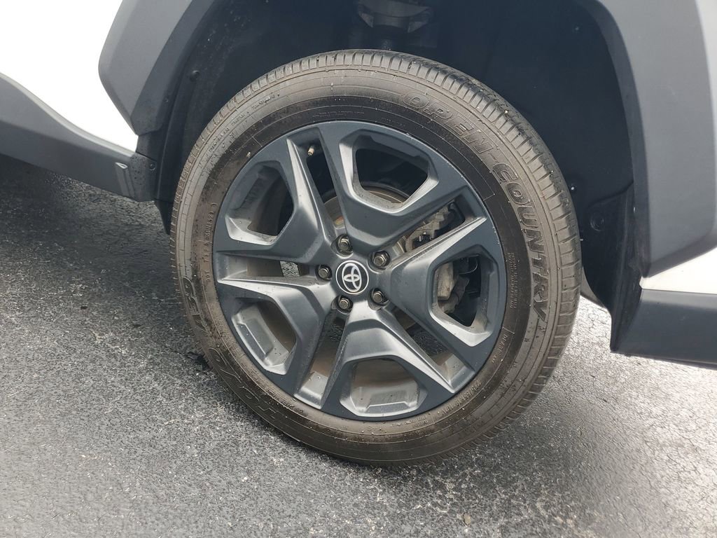 Used 2023 Toyota RAV4 Adventure image 9