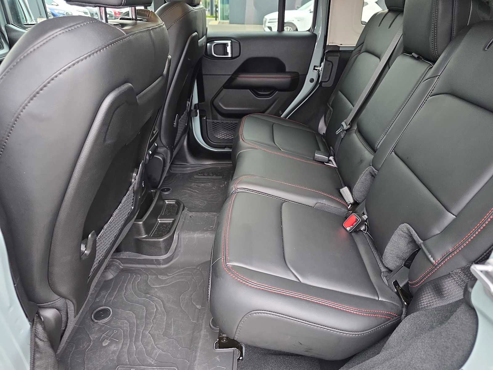 Used 2024 Jeep Wrangler Unlimited Rubicon w/ Technology Group image 22