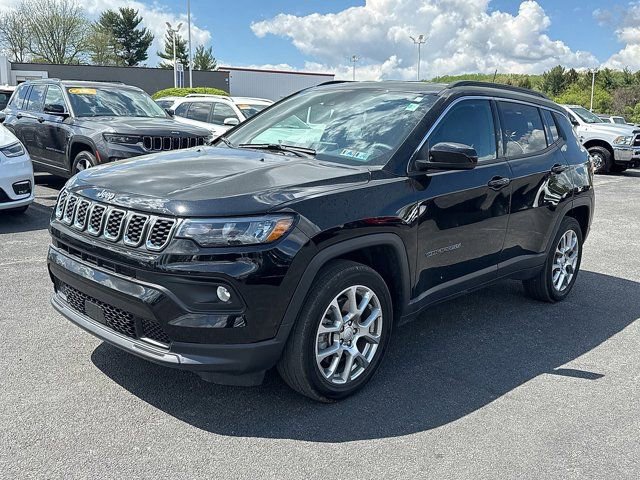 Certified 2024 Jeep Compass Latitude image 3