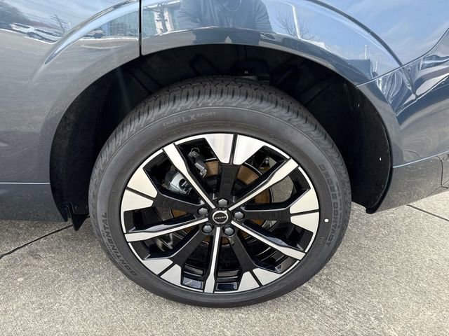 New 2026 Volvo XC60 B5 Plus w/ Climate Package image 5