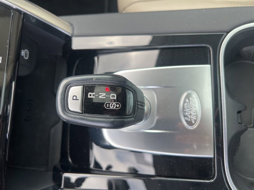 Used 2021 Land Rover Discovery Sport SE image 9