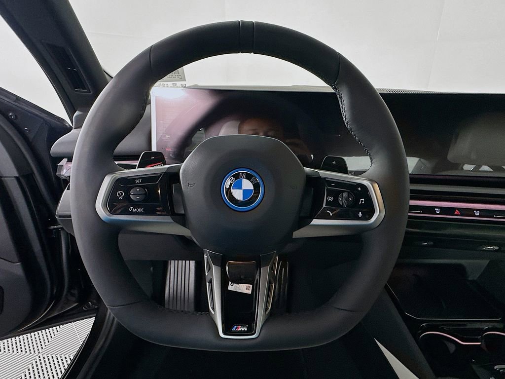 Used 2026 BMW 550e xDrive AWD/4WD image 10