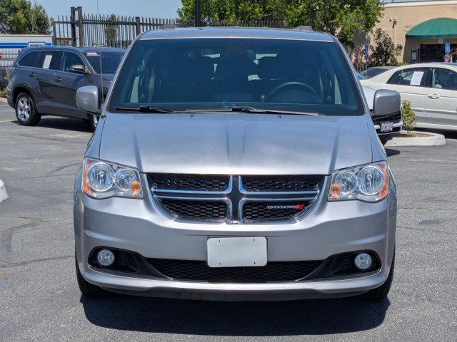 Used 2019 Dodge Grand Caravan SXT FWD image 2