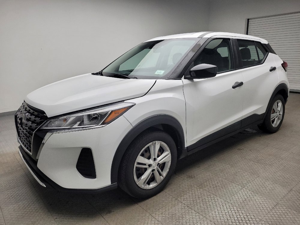Used 2022 Nissan Kicks S FWD image 2