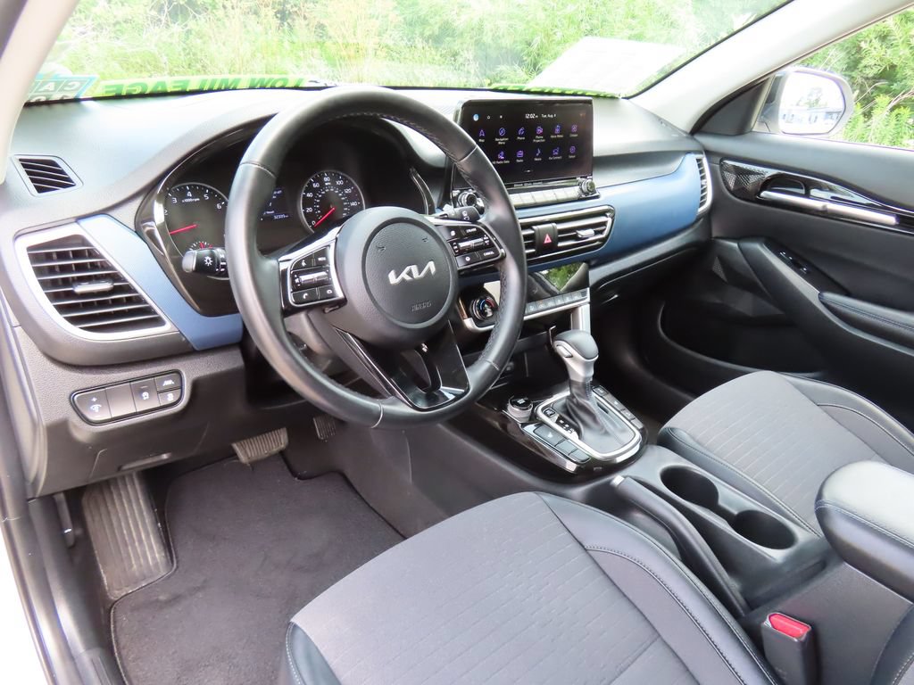 Certified 2023 Kia Seltos S w/ Navigation Package AWD/4WD image 26