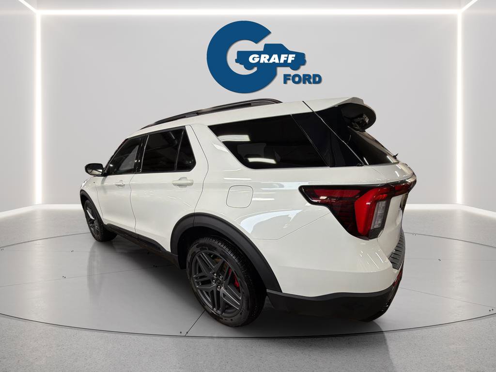 Used 2025 Ford Explorer ST-Line w/ ST-Line Street Pack image 4